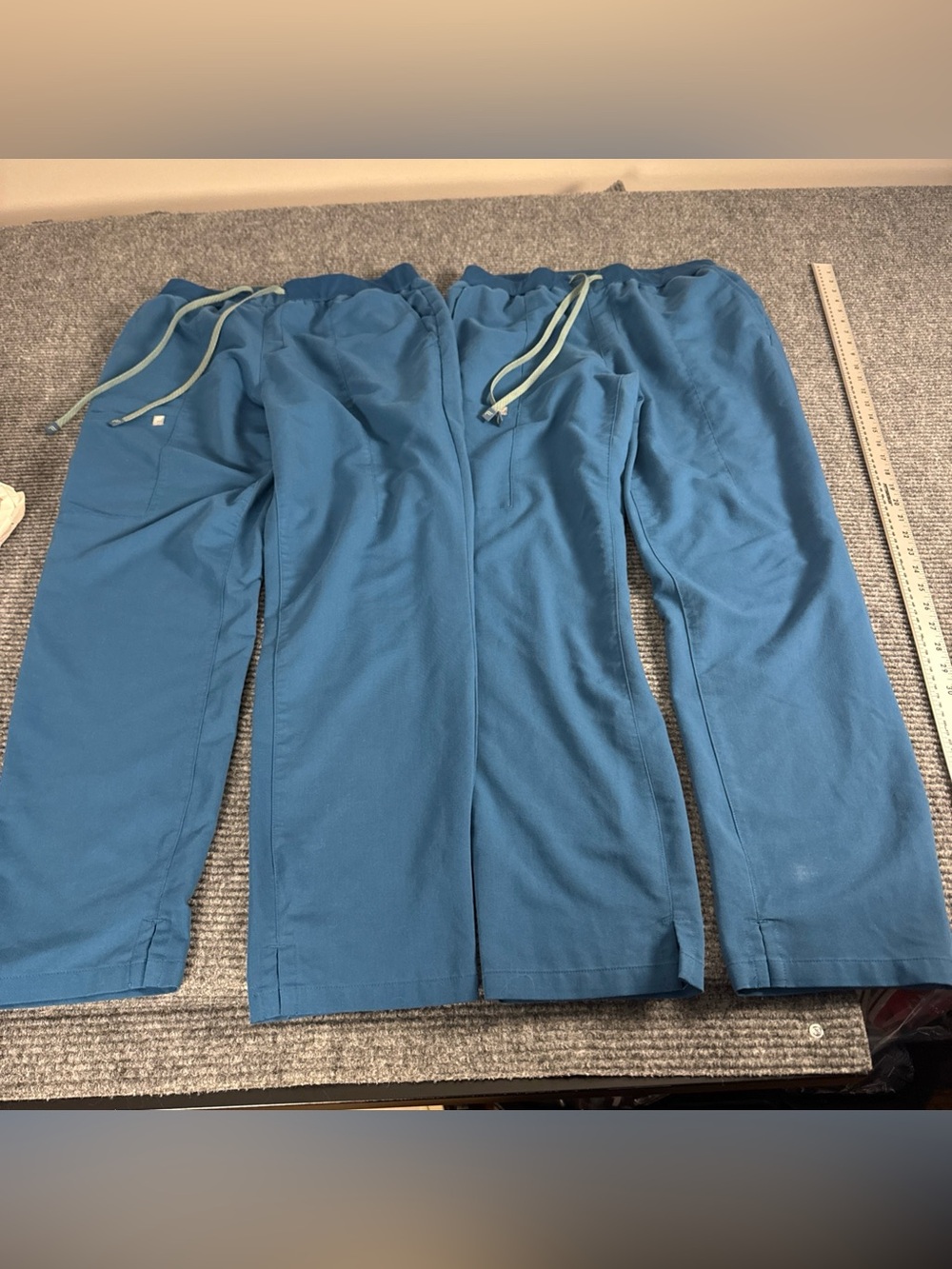 Fabletics Set Of 2 Scrub Pants Performance Size Large Caribbean blue